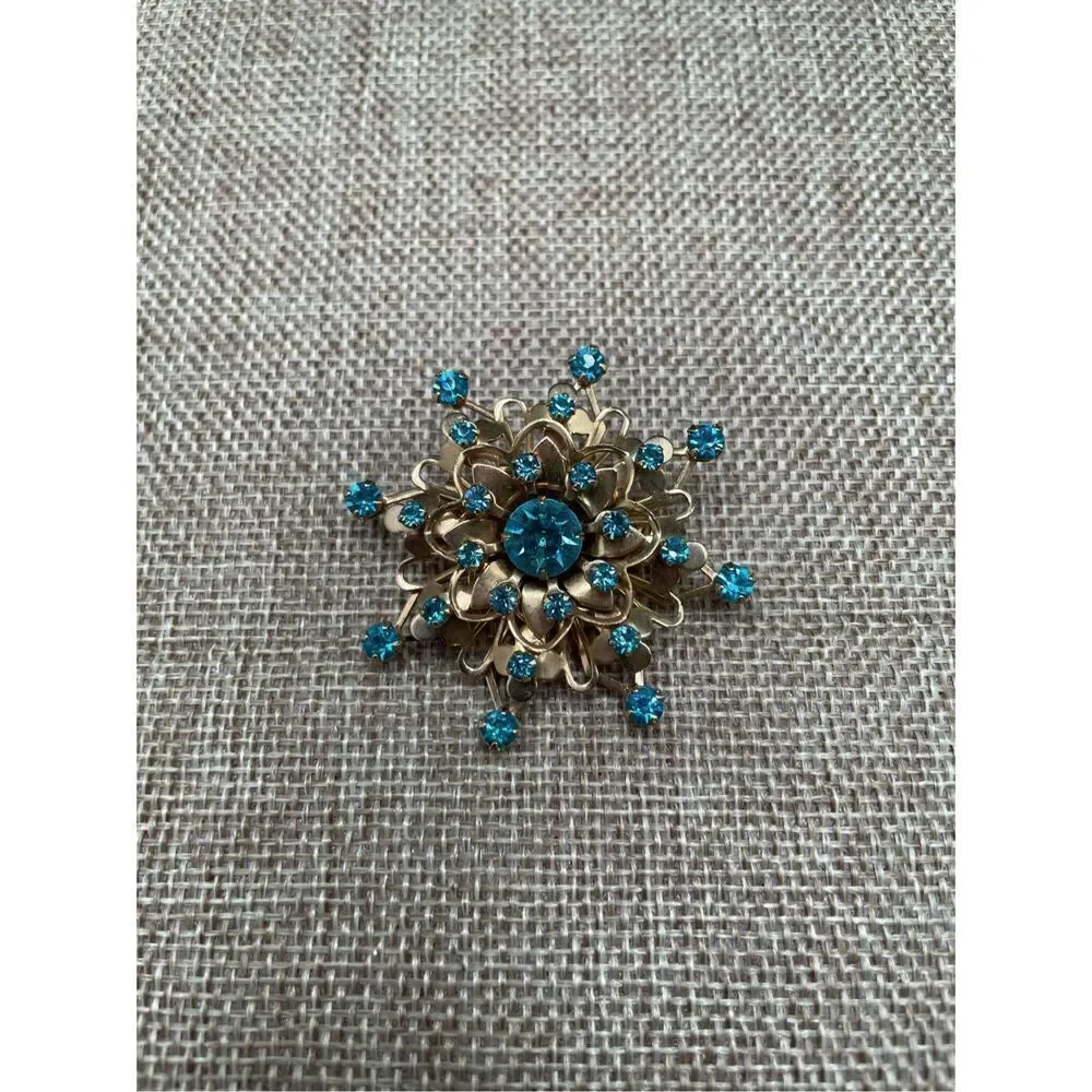 Vintage Brooch Pin Gold Tone Blue Rhinestones Costume Snowflake Grannycore